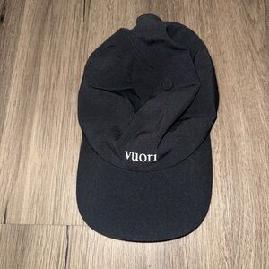 Vuori Classic Black Hat